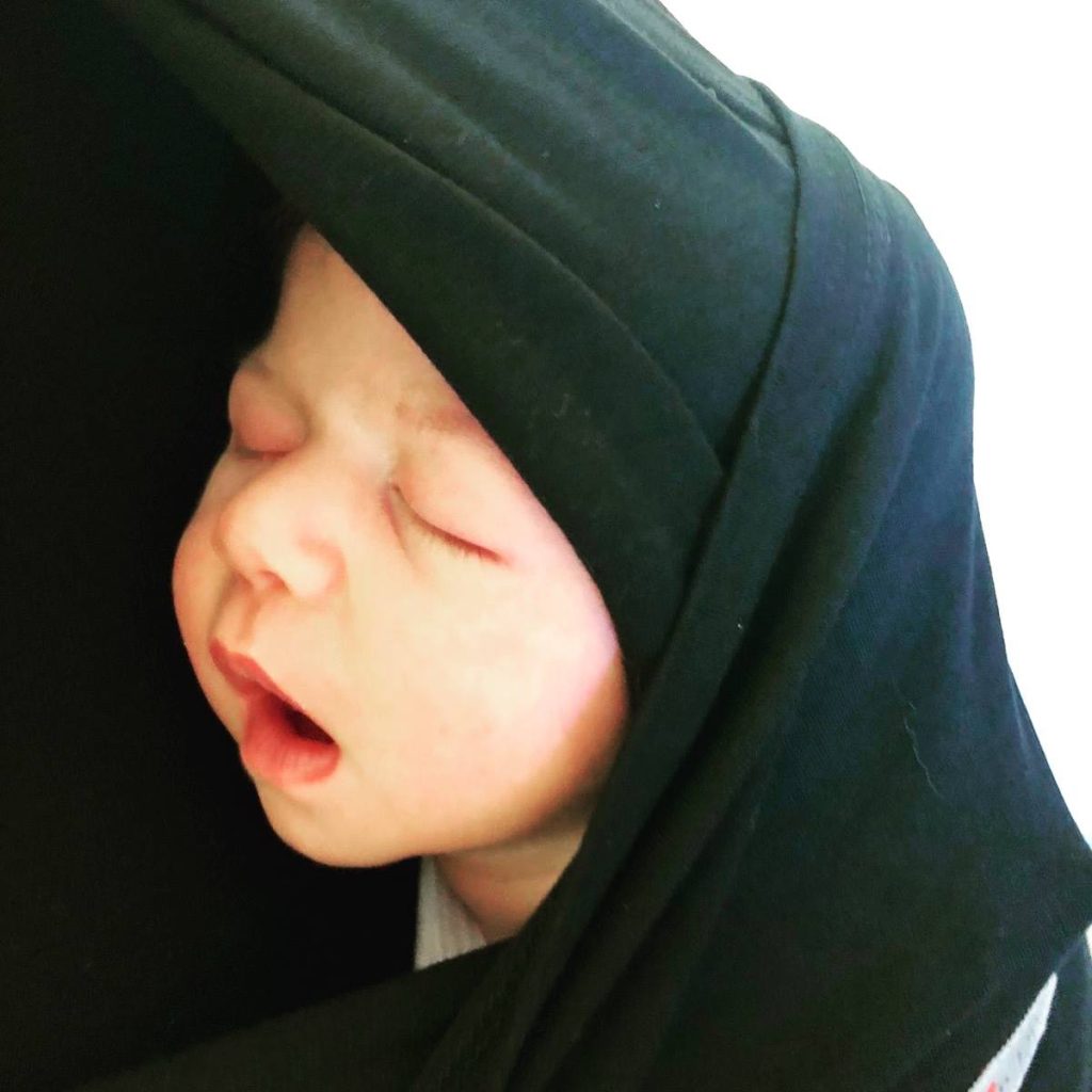 כמה זמן תינוק צריך לישון